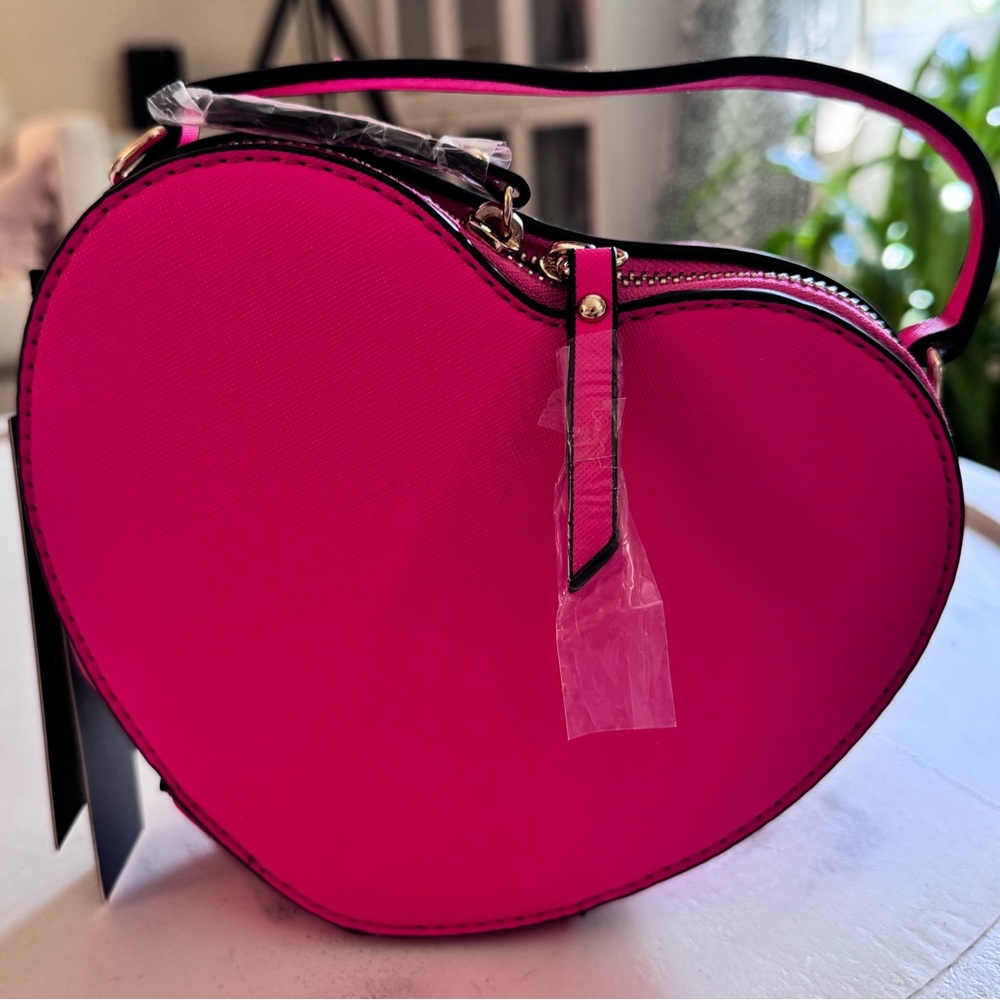 Heart-Shaped Hot Pink Women's Clutch